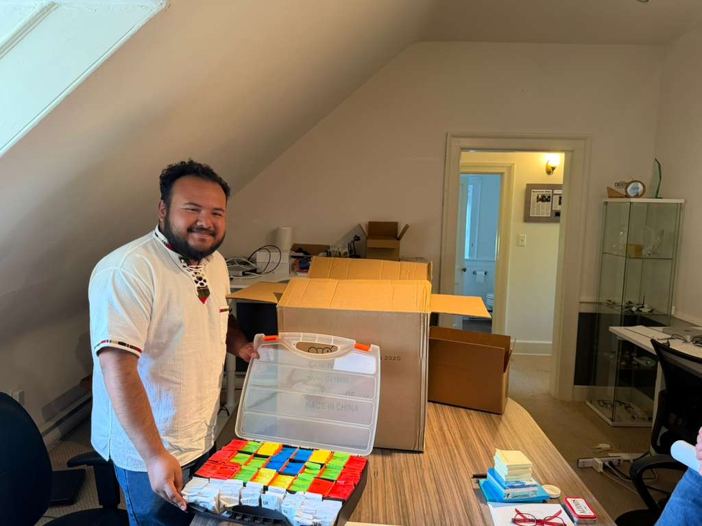 First batch of prescription glasses for Ayudame a Sanar
